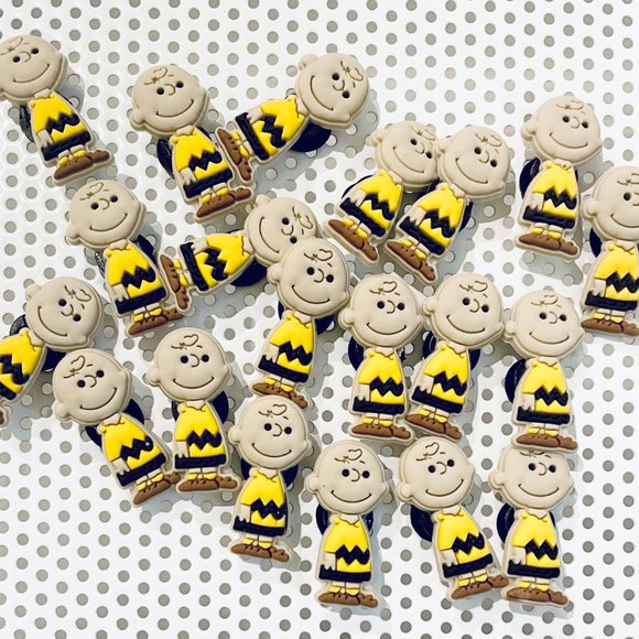 Lot of 20 Charlie Brown Character Shoe Charms + FREE Gift w/ALL orders - Picture 1 of 2